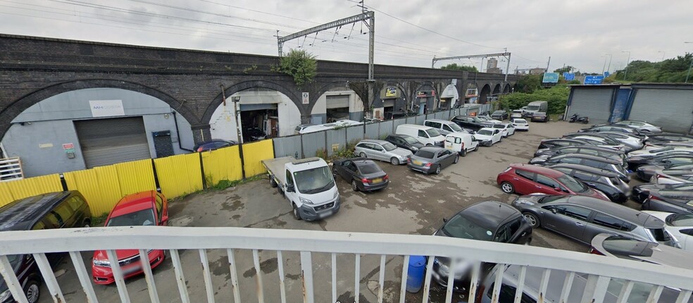 Adrian Avenue Land & Arches portefeuille de 7 biens à vendre sur LoopNet.fr - Photo de l’immeuble – Image 2 sur 19