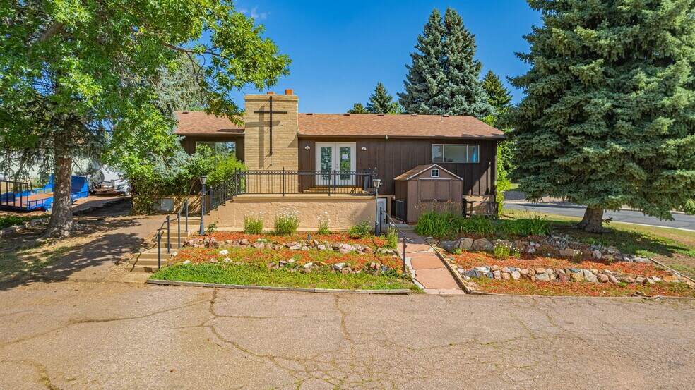 1628 Babcock Ln, Colorado Springs, CO à vendre - Photo principale – Image 1 sur 28