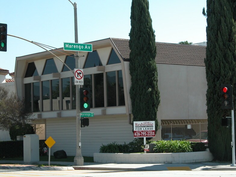 222 E Glenarm St, Pasadena, CA à louer - Photo de l’immeuble – Image 1 sur 3