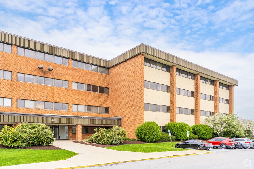 961 Marcon Blvd, Allentown, PA à louer - Photo de l’immeuble – Image 3 sur 5
