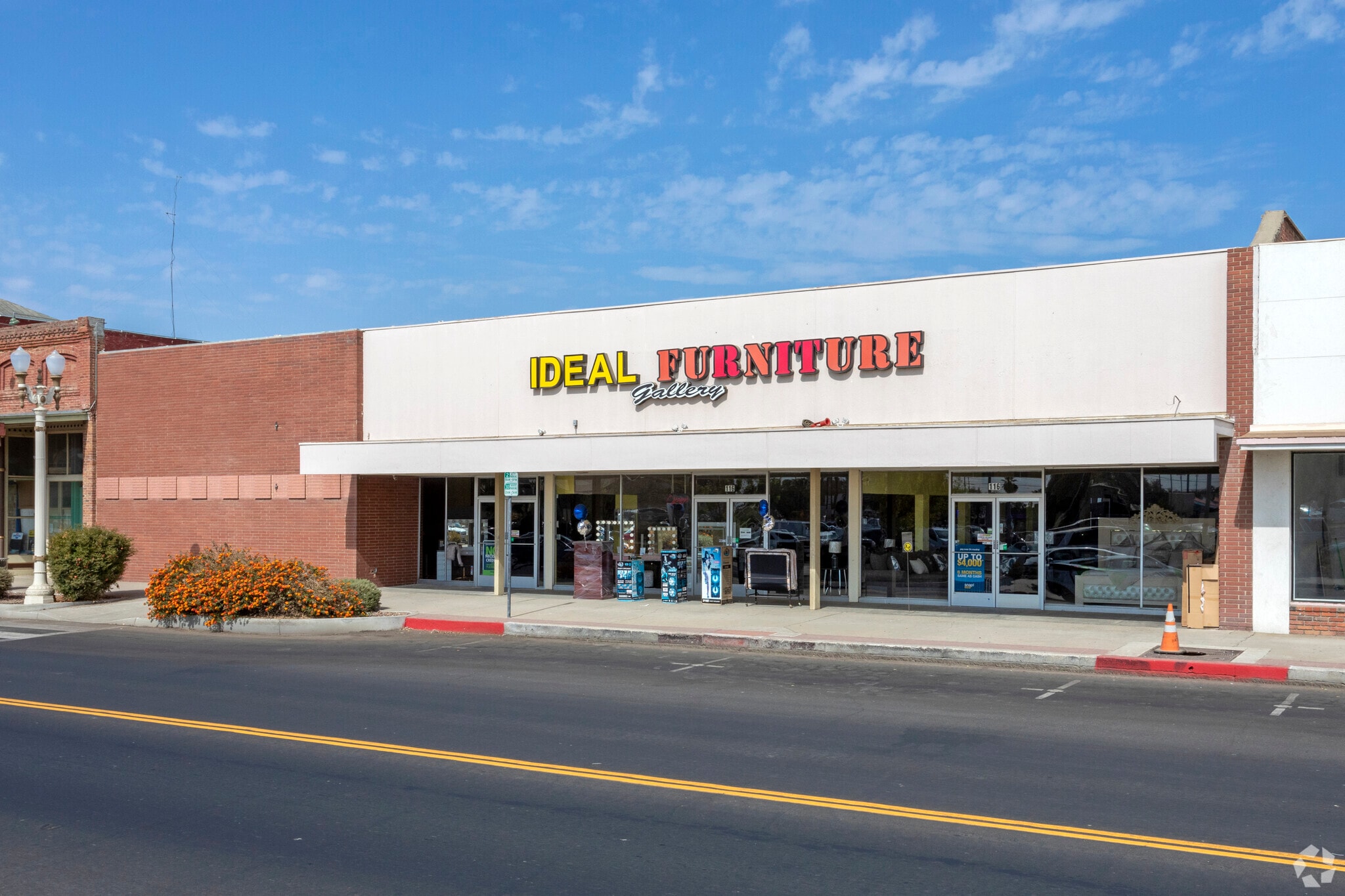116 W 6th St, Hanford, CA à vendre Photo principale– Image 1 sur 30