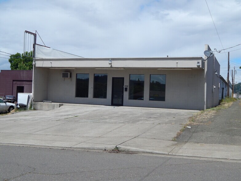728 SE Rice Ave, Roseburg, OR à vendre - Photo de l’immeuble – Image 2 sur 16
