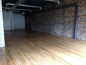 219 W 1st St, Duluth, MN à louer Photo intérieure– Image 2 sur 3