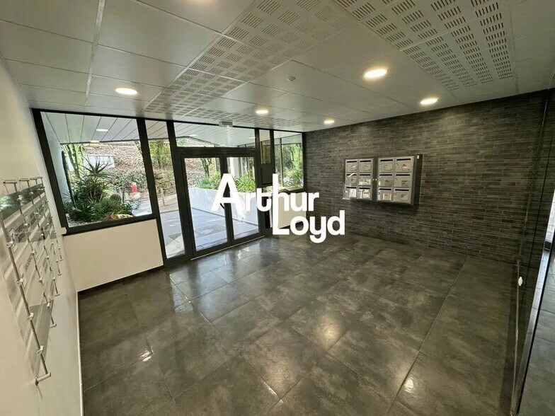 100 Rue Albert Caquot, Valbonne à vendre - Photo de l’immeuble – Image 3 sur 8