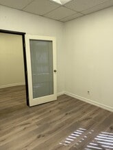 20941-20945 Devonshire St, Chatsworth, CA à louer Photo intérieure– Image 1 sur 4