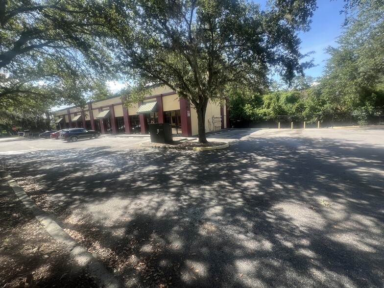 1315-1321 N Kingsway Ave, Tampa, FL à louer - Photo de l’immeuble – Image 3 sur 9