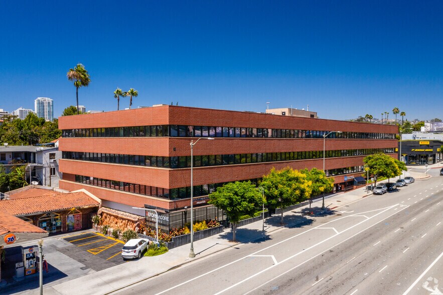 10351 Santa Monica Blvd, Los Angeles, CA à louer - Photo de l’immeuble – Image 3 sur 11
