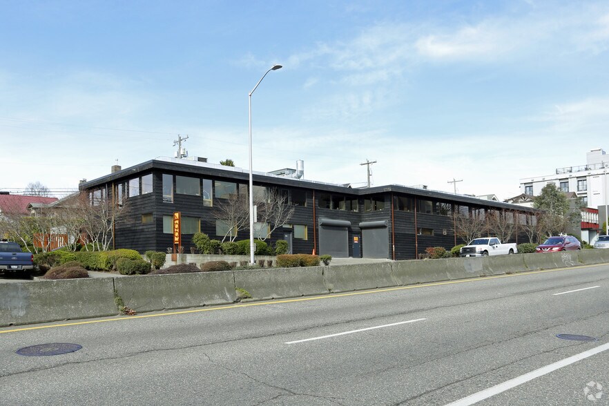 4001 Aurora Ave N, Seattle, WA à louer - Photo principale – Image 1 sur 9