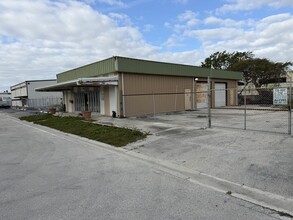 5511 NW 22nd Ave, Fort Lauderdale, FL à louer Photo intérieure– Image 2 sur 6