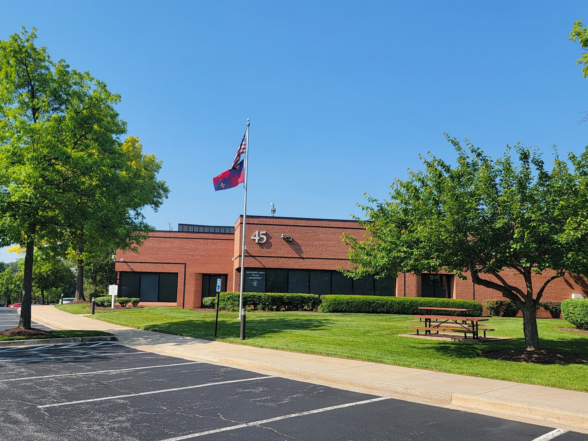 45 W Watkins Mill Rd, Gaithersburg, MD à louer Photo principale– Image 1 sur 7