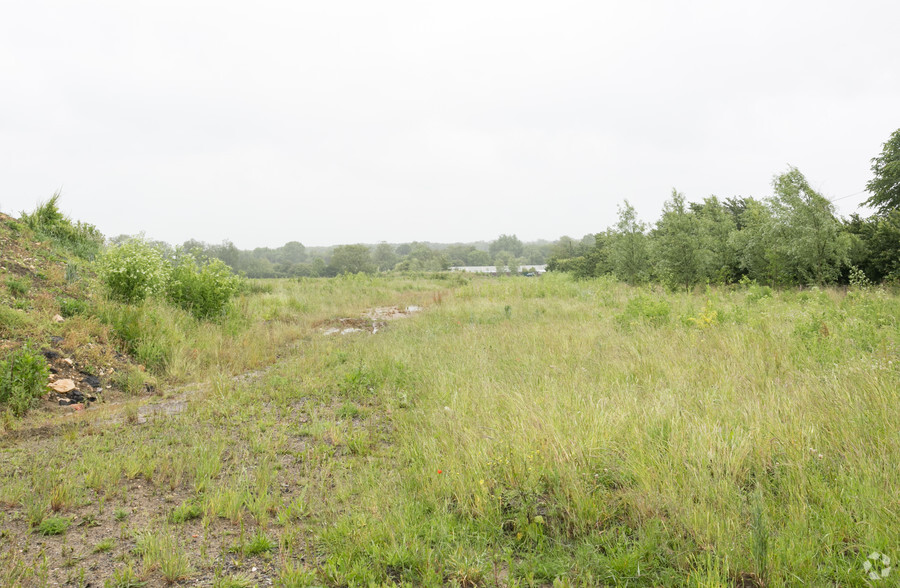 Mill Ln, Westbury à louer - Photo de l’immeuble – Image 3 sur 4