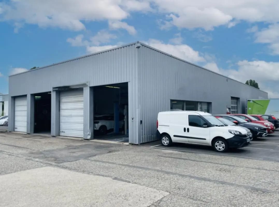 Local d’activités dans Blois à louer Photo de l’immeuble– Image 1 sur 17