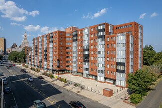 Plus de détails pour 250 Main St, Hartford, CT - Bureau/Local commercial à louer