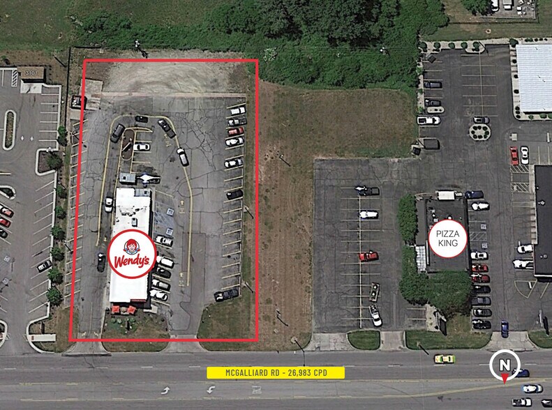 223 E Mcgalliard Rd, Muncie, IN à vendre - Photo de l’immeuble – Image 2 sur 4