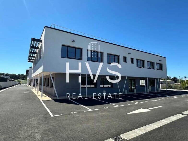 Local commercial dans Éguilles à louer - Photo de l’immeuble – Image 3 sur 18