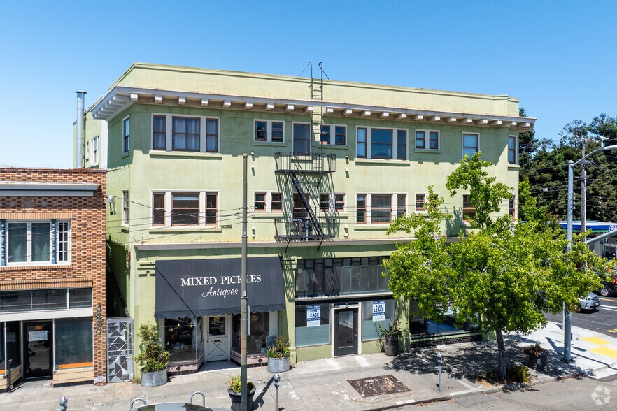 6395-6399 Telegraph Ave, Oakland, CA à louer - Photo de l’immeuble – Image 2 sur 5