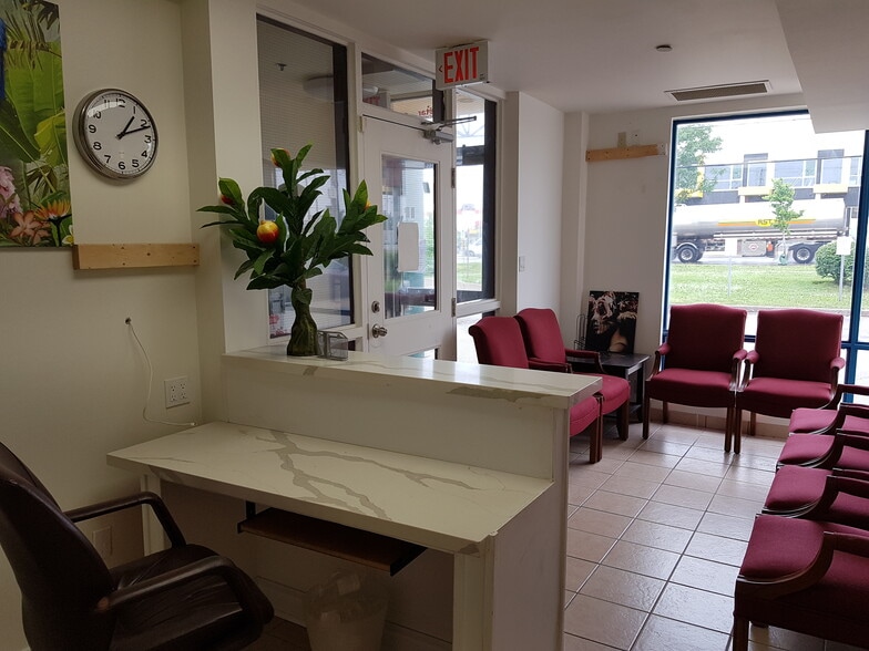 1270 Finch Ave W, Toronto, ON à vendre - Photo intérieure – Image 2 sur 17