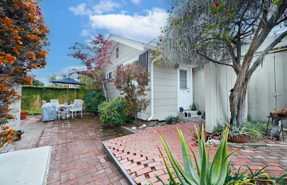 2228 De la Vina St, Santa Barbara, CA à vendre - Photo de l’immeuble – Image 3 sur 6