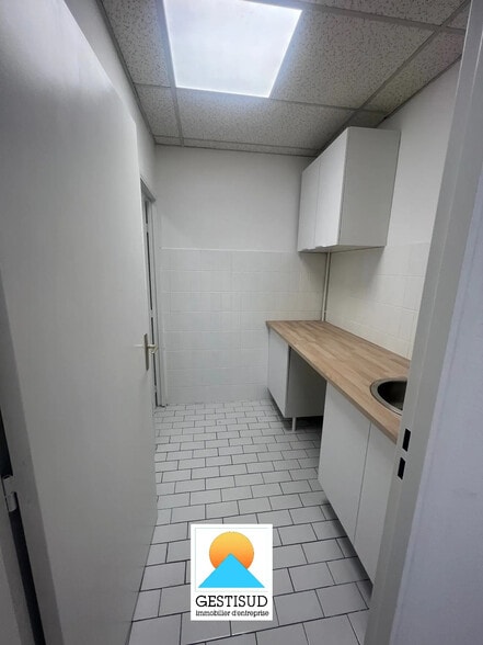 248 Avenue Des Paluds, Aubagne à louer - Photo de l’immeuble – Image 2 sur 8