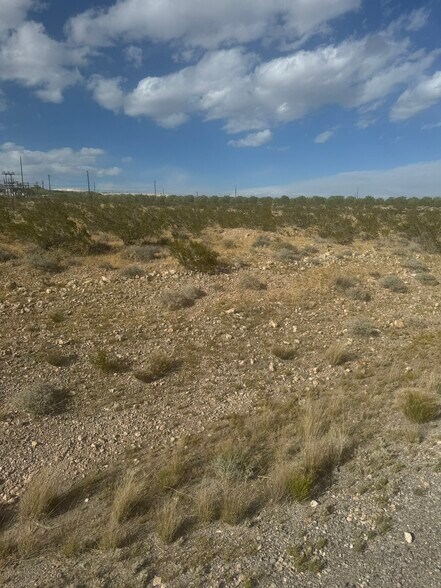 13500 Blue Diamond Rd, Las Vegas, NV à vendre - Photo principale – Image 1 sur 7