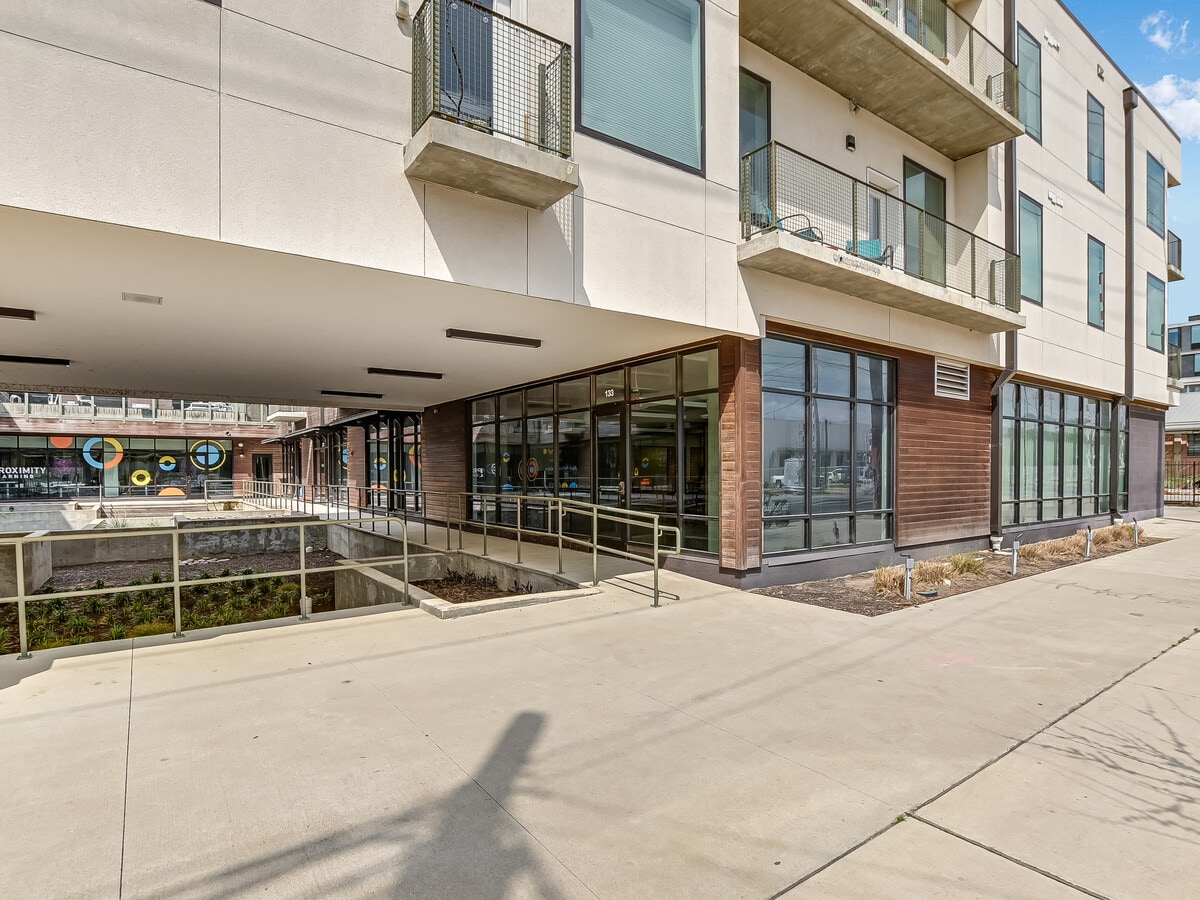 1800 E 4th St, Austin, TX 78702 - Lot 133 -  - Photo intérieure - Image 1 of 20