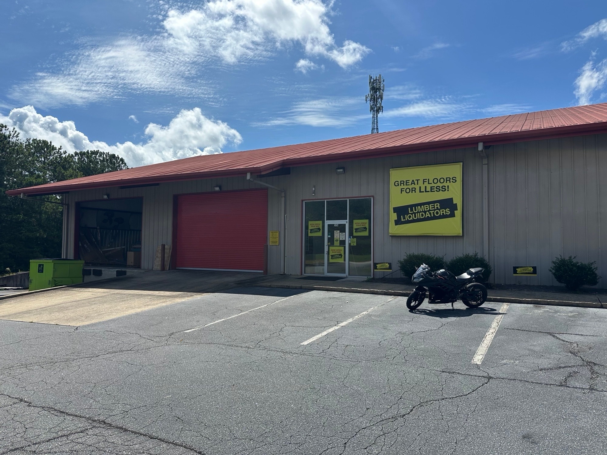 33 Amlajack Blvd, Newnan, GA à louer Photo de l’immeuble– Image 1 sur 4