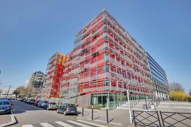 19 Rue Stephenson, Montigny-le-Bretonneux à louer - Photo de l’immeuble – Image 1 sur 20