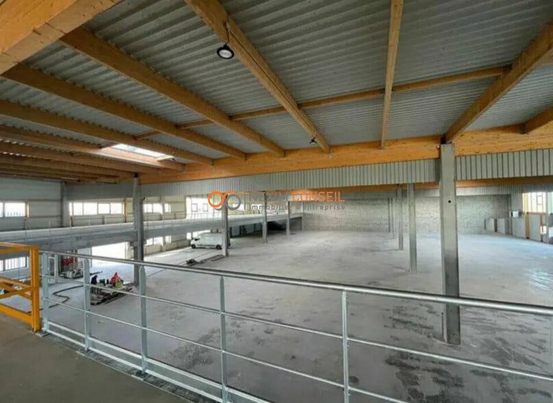 Industriel/Logistique dans Tremblay-en-France à vendre - Photo de l’immeuble – Image 1 sur 3