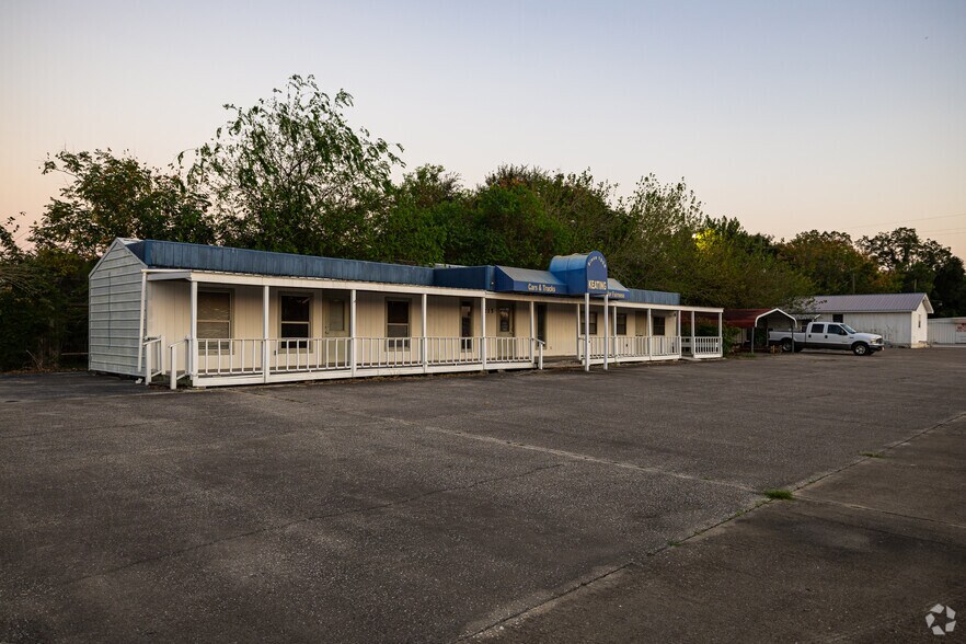 215 Highway 124, Winnie, TX à louer - Photo de l’immeuble – Image 1 sur 5