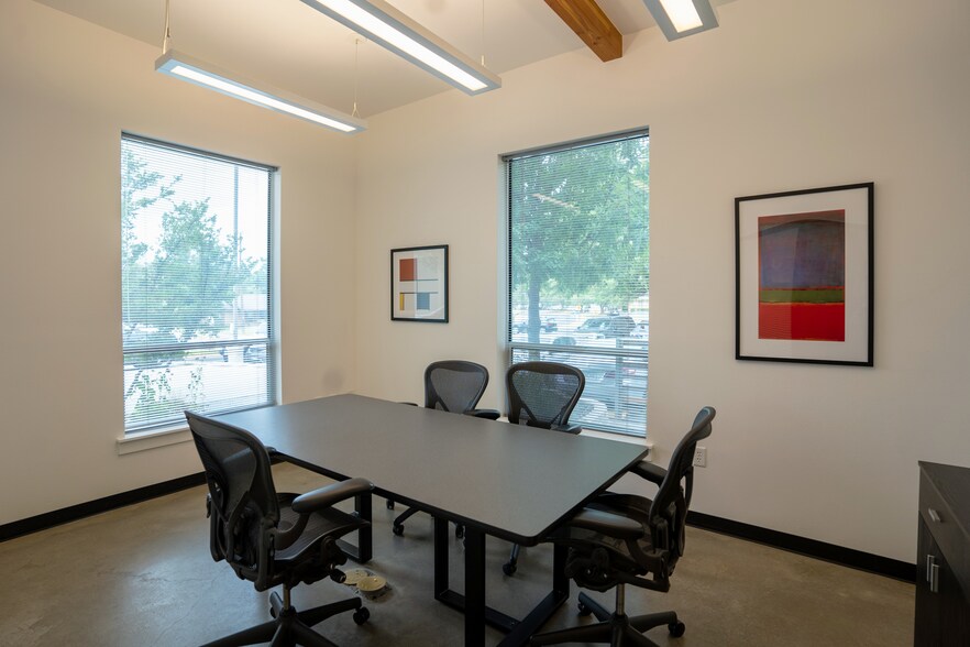2210 Western Trails Blvd, Austin, TX à louer - Photo intérieure – Image 2 sur 14