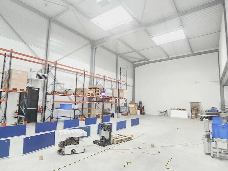 Local d’activités dans Sucy-en-Brie à louer - Photo intérieure – Image 3 sur 22