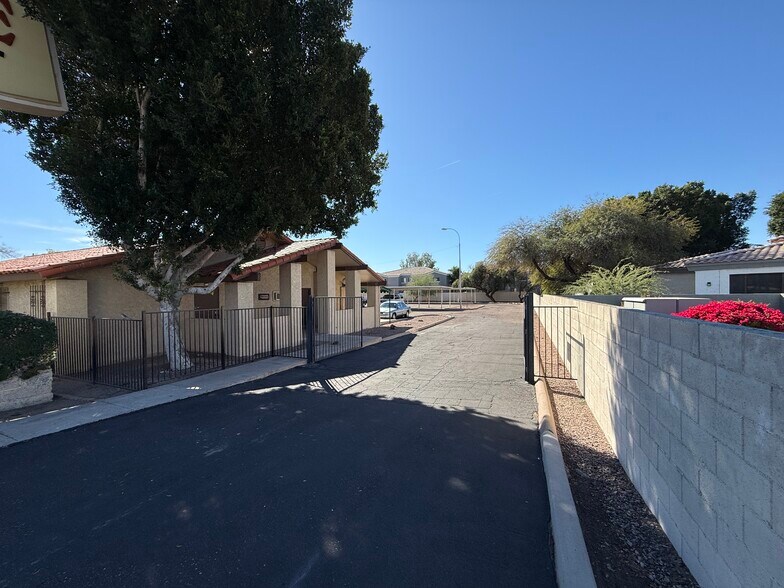 2415 W Main St, Mesa, AZ à vendre - Photo de l’immeuble – Image 2 sur 8