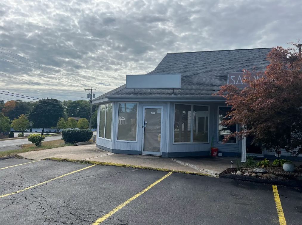 343 N Westfield St, Feeding Hills, MA à louer Photo de l’immeuble– Image 1 sur 4