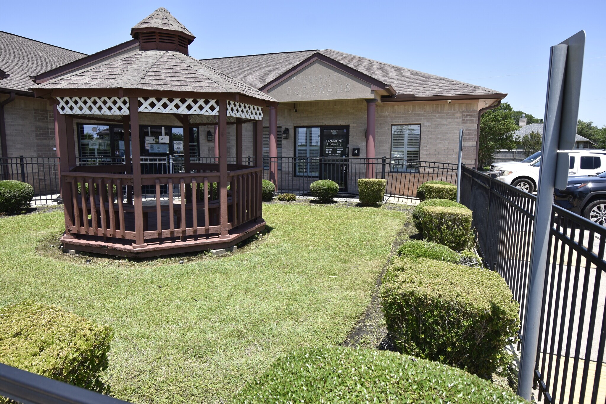 10407 W Fairmont Pky, La Porte, TX à louer Photo de l’immeuble– Image 1 sur 16