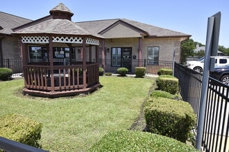 10407 W Fairmont Pky, La Porte, TX à louer Photo de l’immeuble– Image 1 sur 16