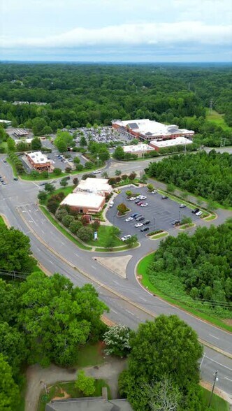 1820 Hoffman Rd, Gastonia, NC à vendre - Vidéo sur l’annonce professionnelle – Image 2 sur 17