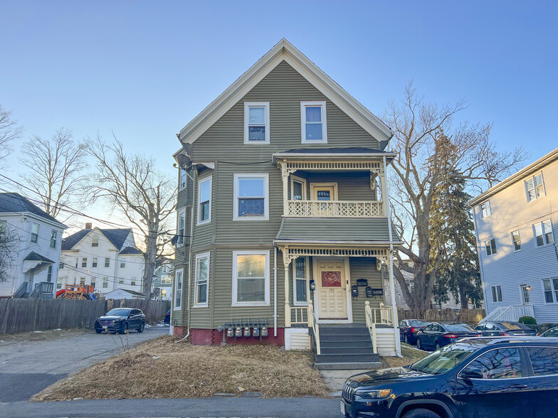 127 Newbury St, Brockton, MA à vendre - Photo de l’immeuble – Image 2 sur 14