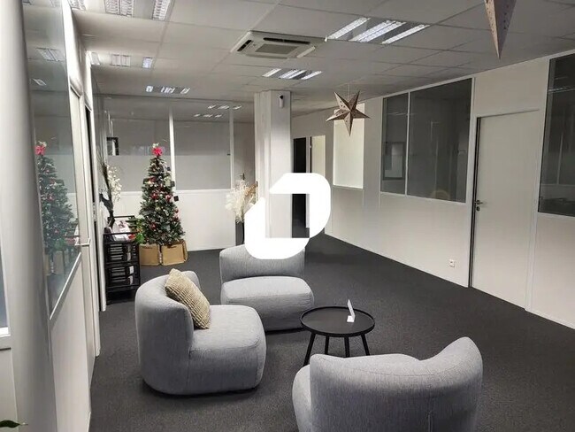 Plus de détails pour Bureau à louer