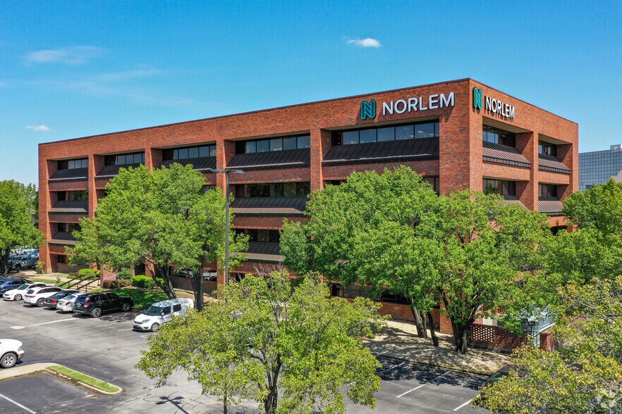 Towne Centre Office Park Office portefeuille de 3 biens à vendre sur LoopNet.fr - Photo principale – Image 3 sur 3