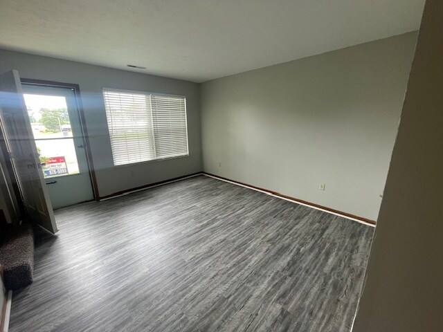 1602-1616 Belvo Rd, Miamisburg, OH à vendre - Photo de l’immeuble – Image 2 sur 8