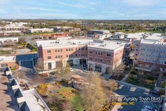 2015 Ayrsley Town Blvd, Charlotte, NC à louer Photo de l’immeuble– Image 1 sur 4