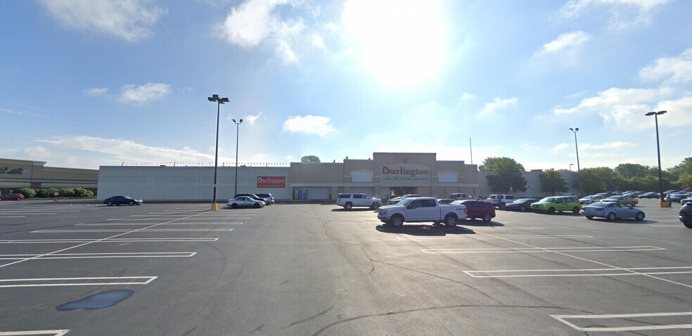 7901 S US 31, Indianapolis, IN à louer - Photo de l’immeuble – Image 1 sur 7