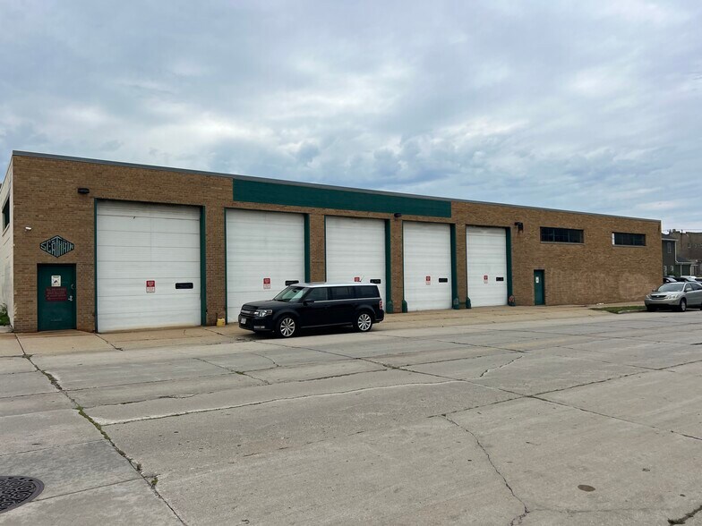 401-429 S 3rd St, Milwaukee, WI à louer - Photo de l’immeuble – Image 3 sur 10
