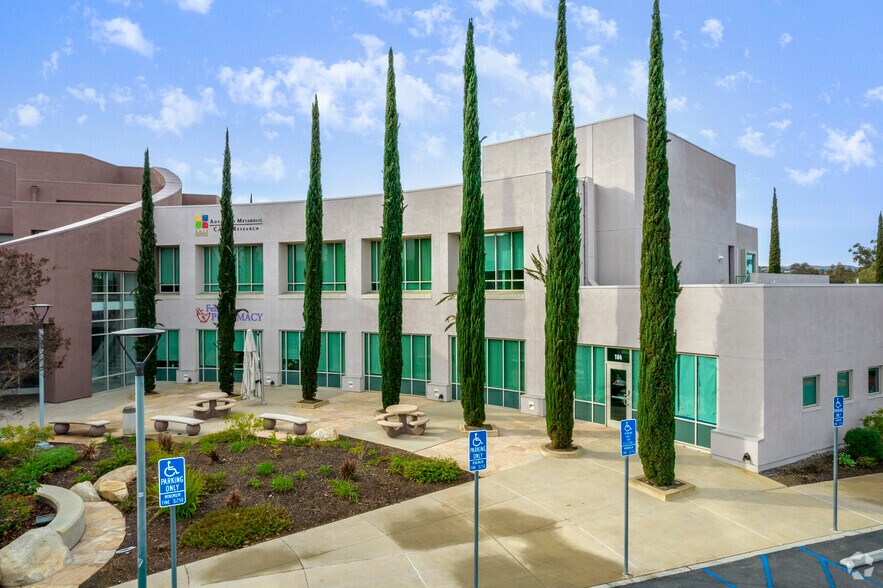 625 W Citracado Pky, Escondido, CA à louer - Photo de l’immeuble – Image 2 sur 5