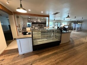 15095 Highway 238, Jacksonville, OR à louer Photo intérieure– Image 2 sur 16