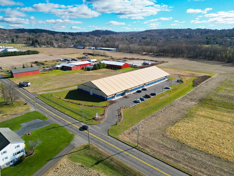 55 Lower Butcher Rd, Ellington, CT à vendre - Photo de l’immeuble – Image 3 sur 24