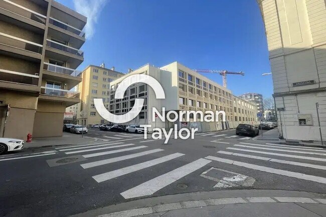 Plus de détails pour Bureau à vendre