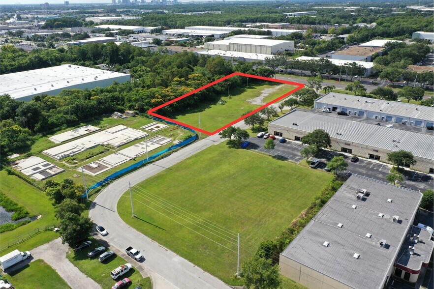3715 Silver Star Rd, Orlando, FL à vendre - Photo de l’immeuble – Image 2 sur 2