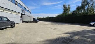 Plus de détails pour Local d'activités à louer