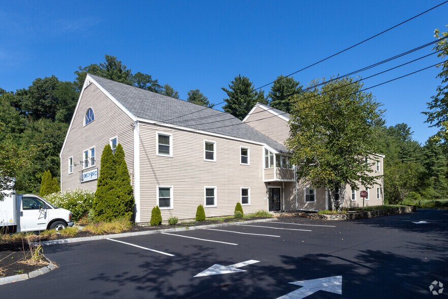 19 Kilton Rd, Bedford, NH à louer - Photo principale – Image 1 sur 13